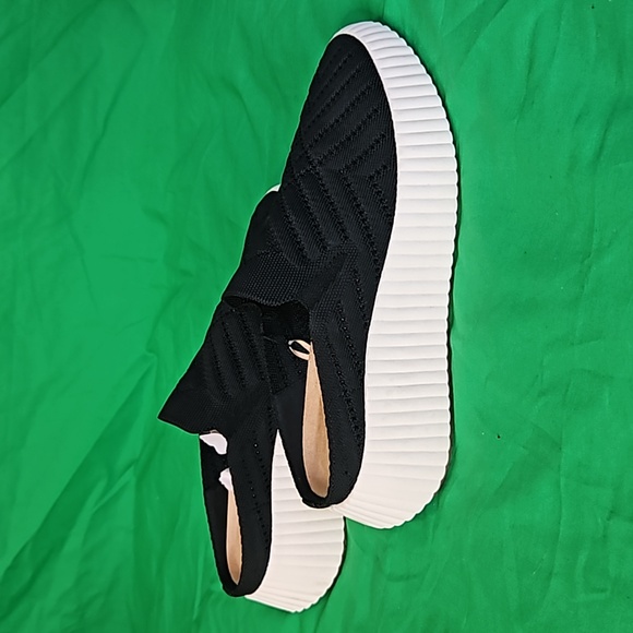 SONOMA Simangi Black slip on Comfort knit 2.5 inch lift memory foam shoes - Picture 3 of 14